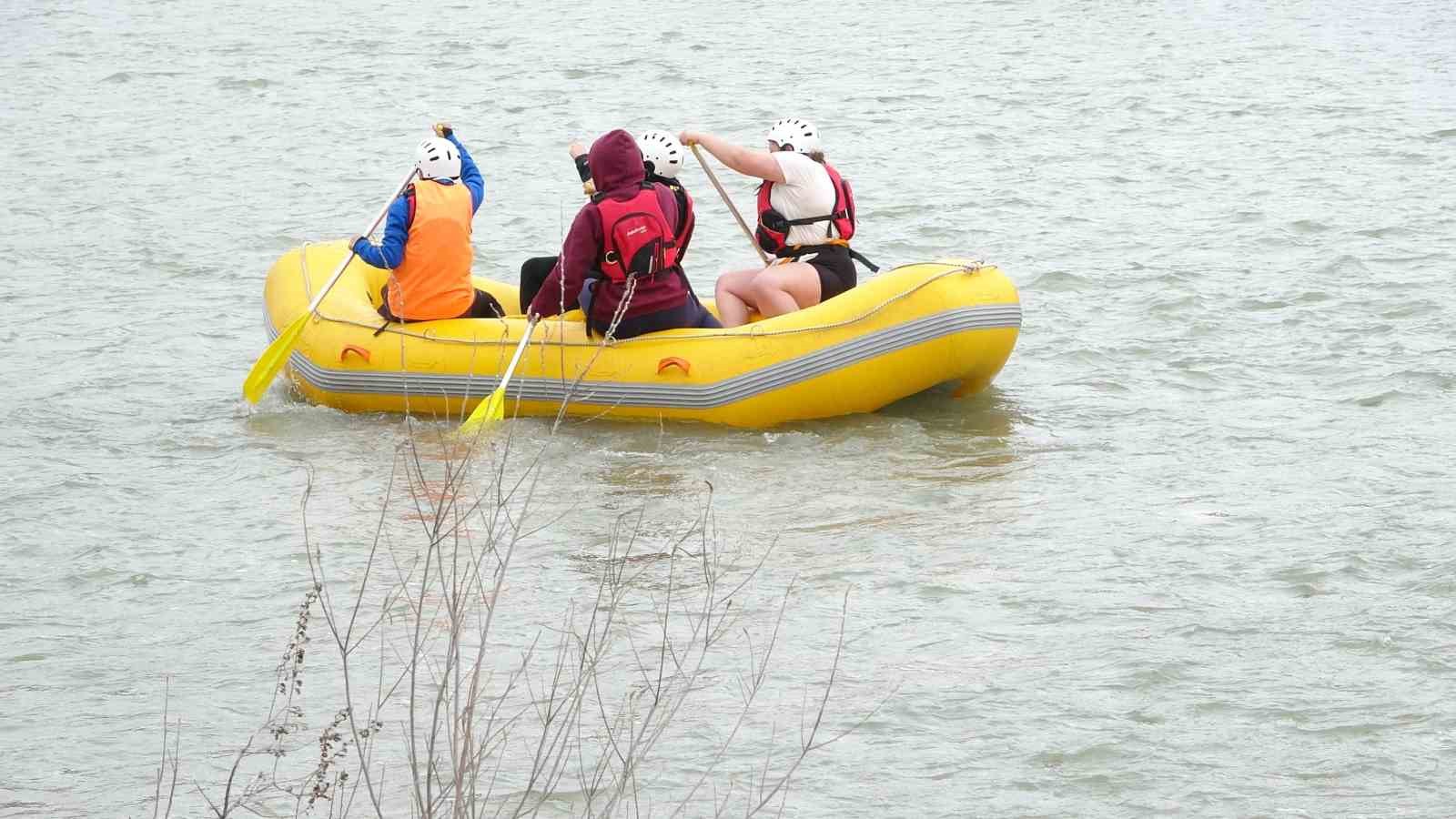 Bayburt Üniversiteler Arası Rafting Şampiyonası nehir inişi yarışıyla tamamlandı
