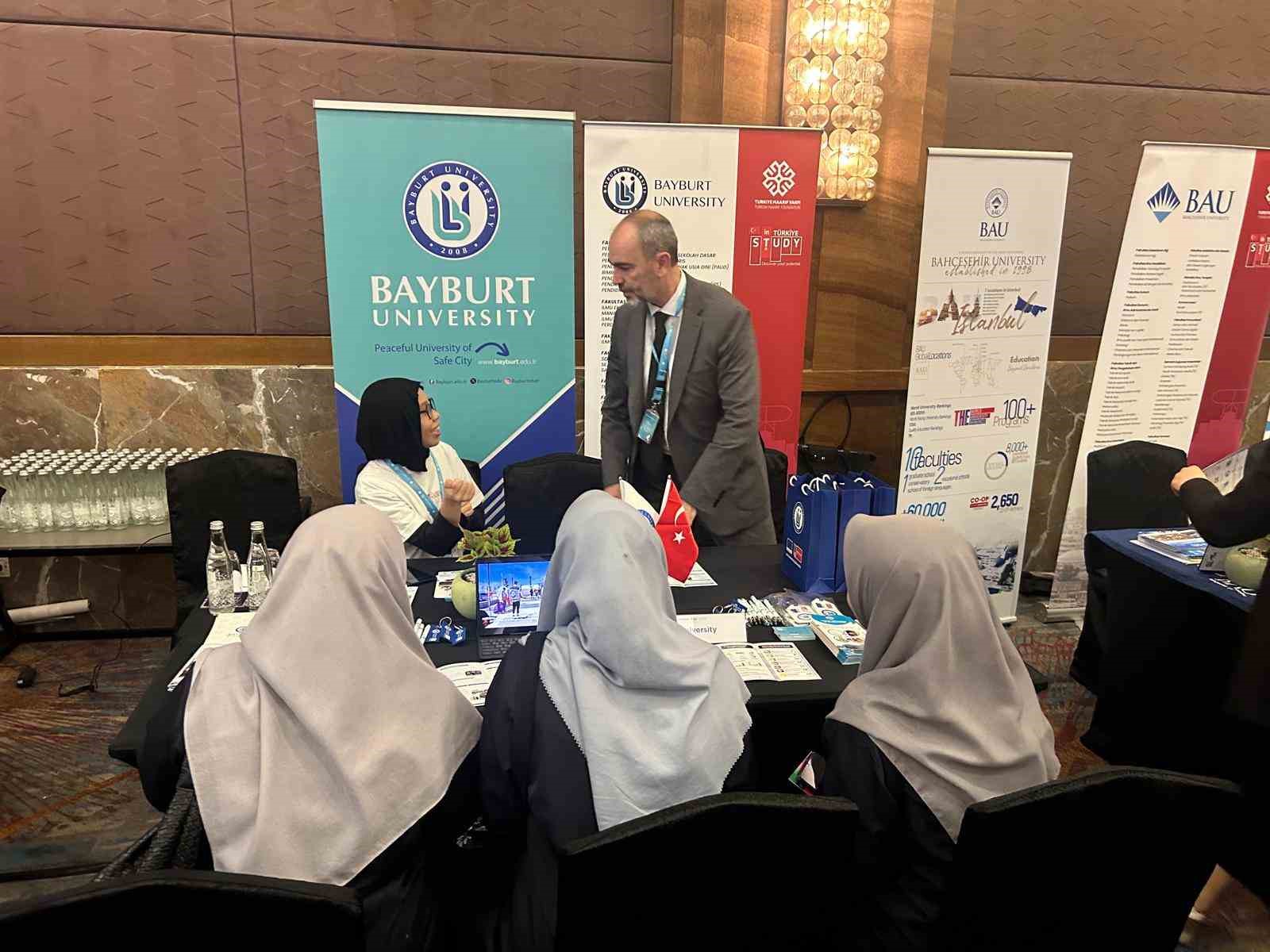 Bayburt Üniversitesi’nin uluslararasılaşma vizyonu Endonezya’da güçlendi
Bayburt Üniversitesi’nin uluslararasılaşma vizyonu Endonezya’da güçlendi