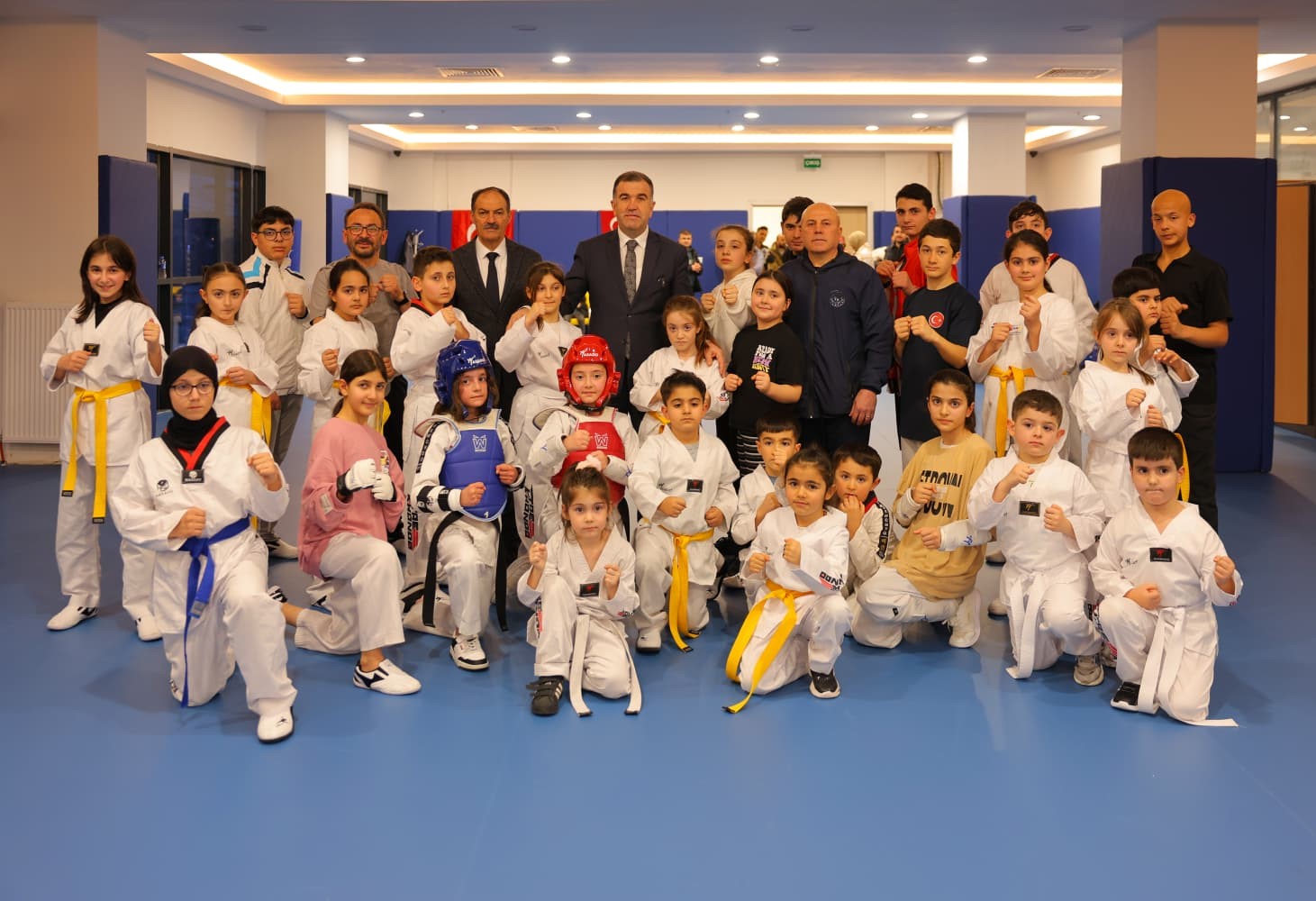 Bayburt Yeni Spor Salonu’nda antrenmanlar yoğun katılımla sürüyor
