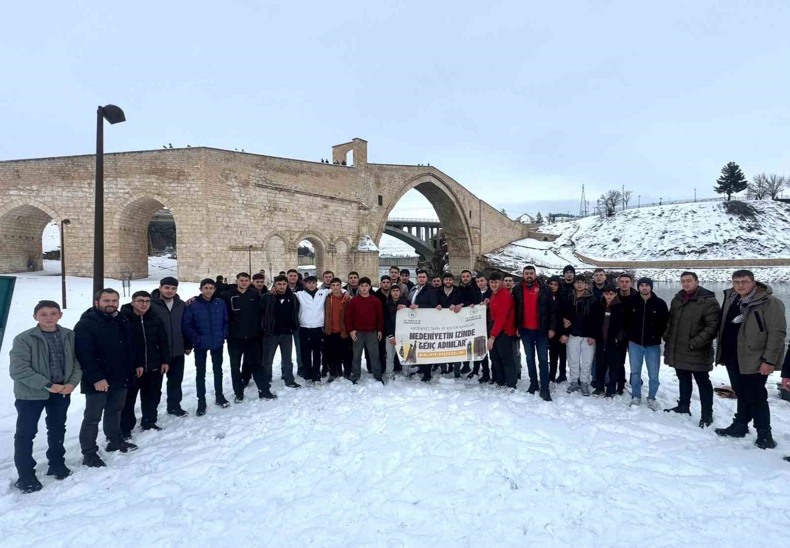 Bayburtlu gençler kültür gezisini tamamladı

