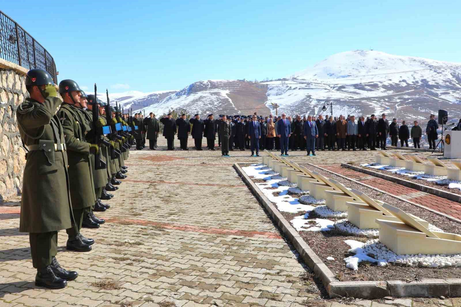 Bayburt’ta Çanakkale Zaferi’nin 111. yılı ve 18 Mart Şehitleri Anma Günü dolayısıyla tören düzenlendi

