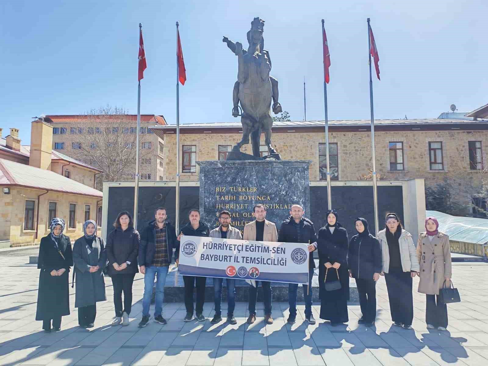 Bayburt’ta eğitimcilerden okul saldırılarına tepki
