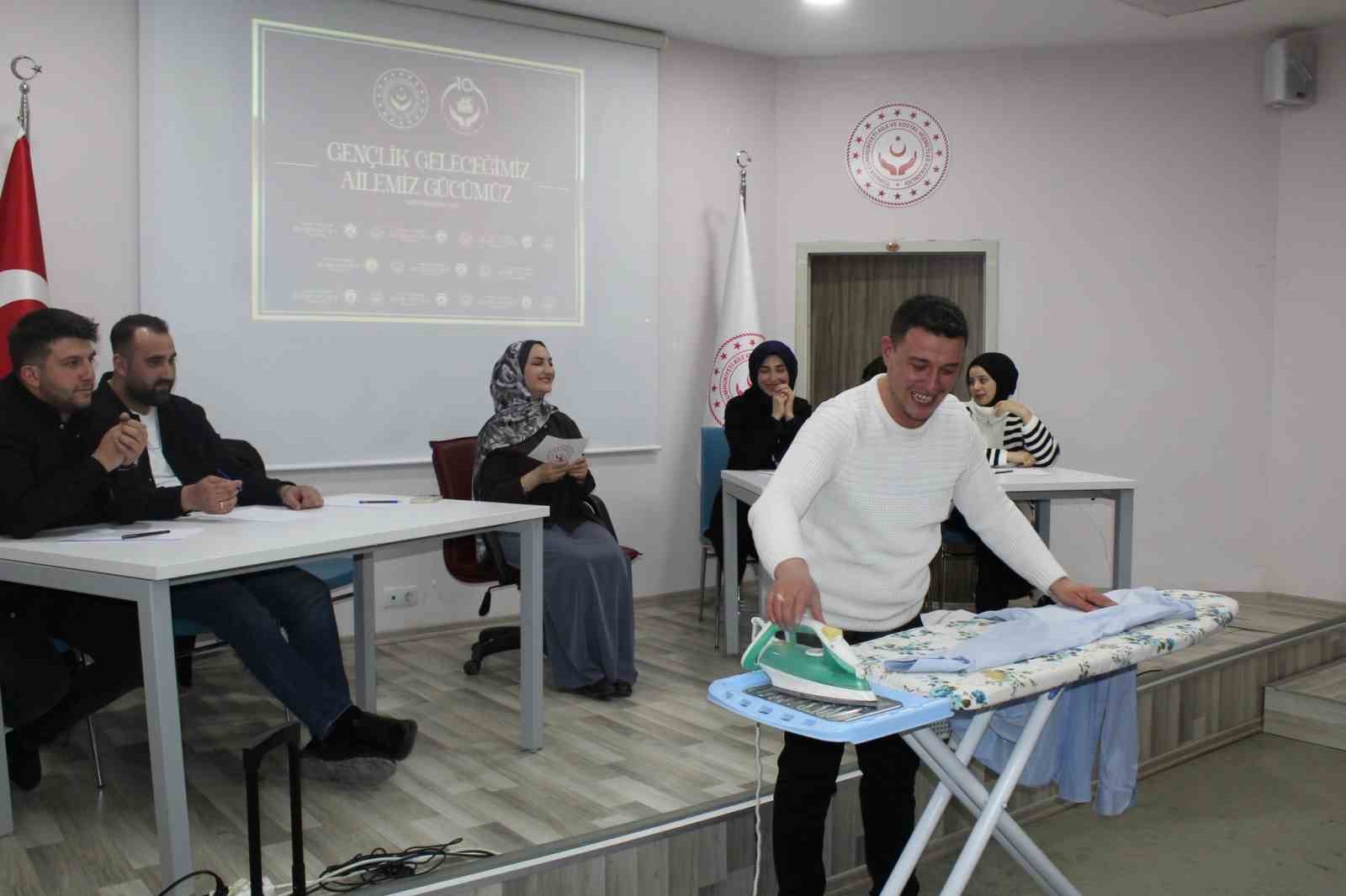 Bayburt’ta genç çiftlere yönelik aile temalı etkinlik düzenlendi
