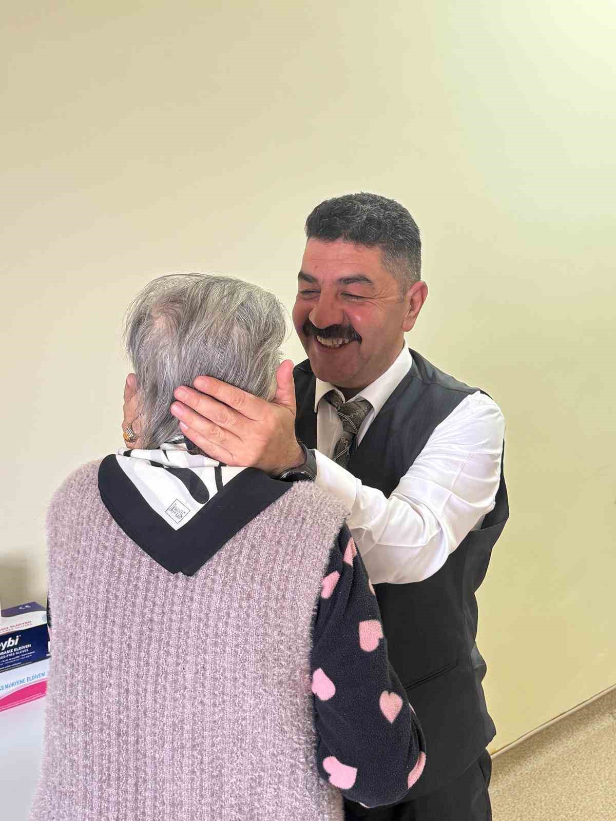 Bayburt’ta huzurevi sakinlerinin bayramı kutlandı
