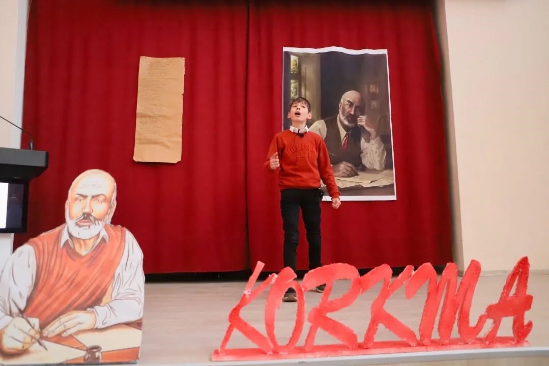 Bayburt’ta ilkokul öğrencileri istiklal Marşı’nı güzel okumak için yarıştı
