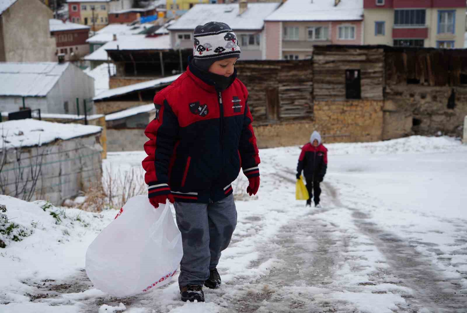Bayburt’ta kuvvetli kar yağışı ve rüzgâr bekleniyor

