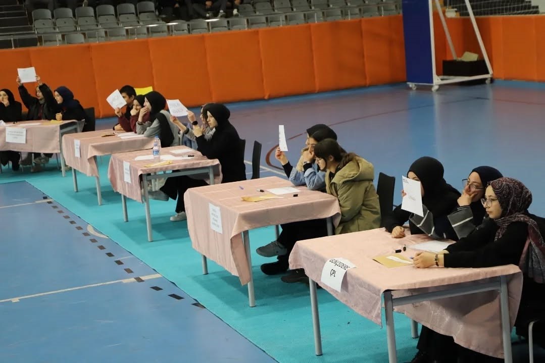 Bayburt’ta liseler arası "Bayburt" konulu bilgi yarışması düzenlendi
