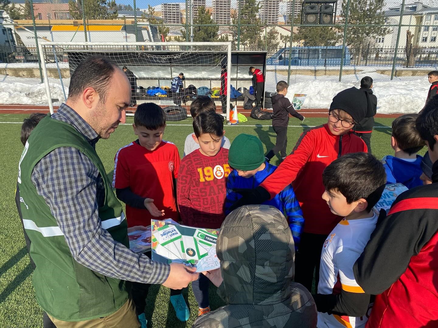 Bayburt’ta minik sporculara bilinçli teknoloji kullanımı anlatıldı
