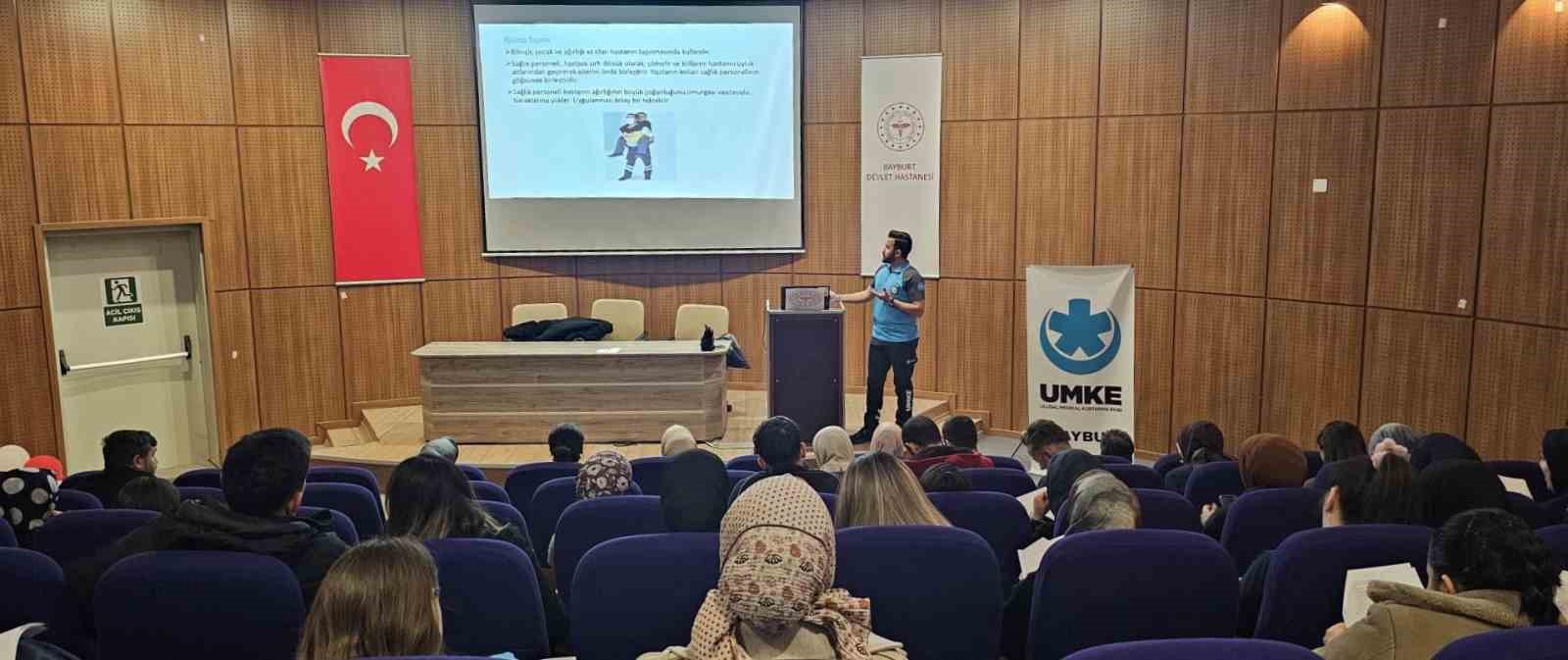 Bayburt’ta sağlık personeline afet bilinci eğitimi verildi
