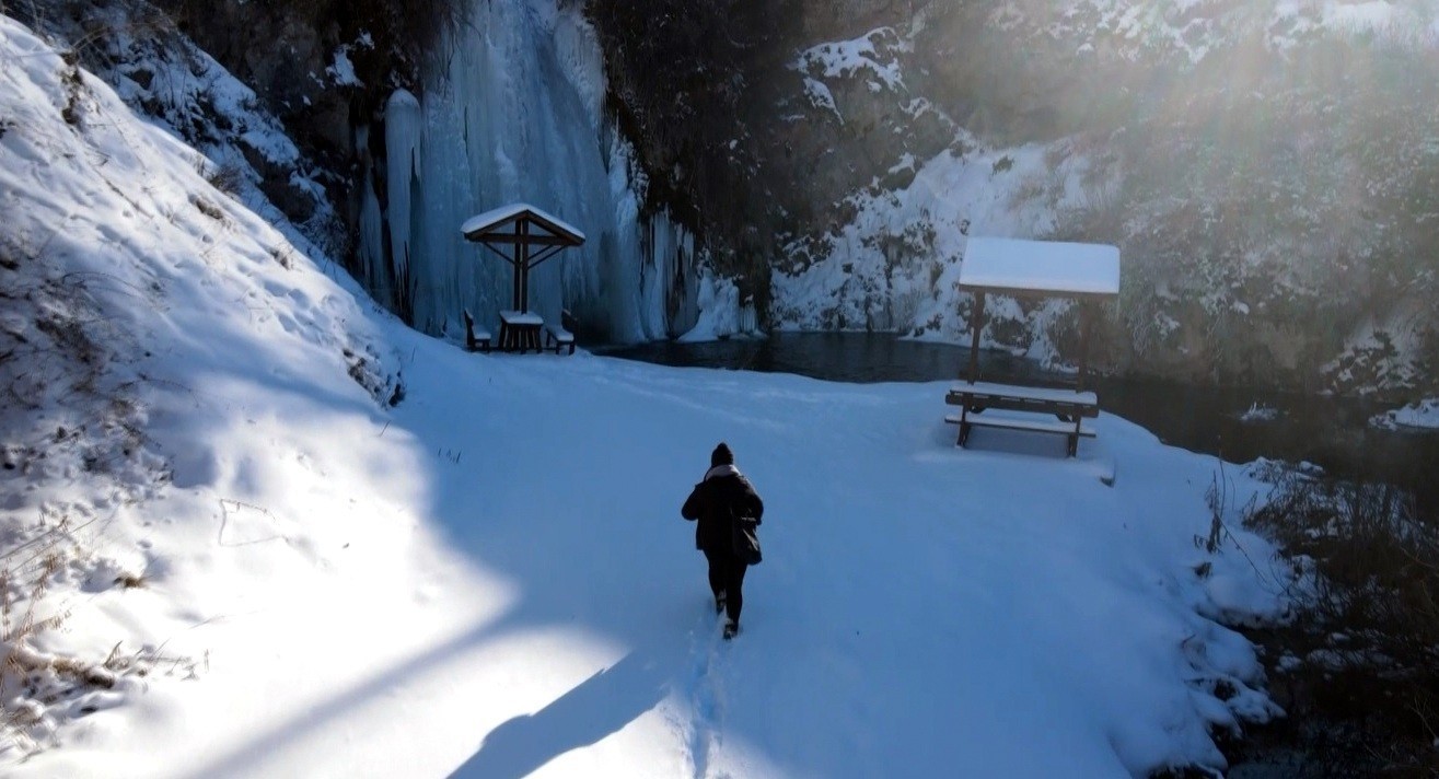 Bayburt’ta Sırakayalar Şelalesi buz tuttu
Bayburt’ta Sırakayalar Şelalesi buz tuttu