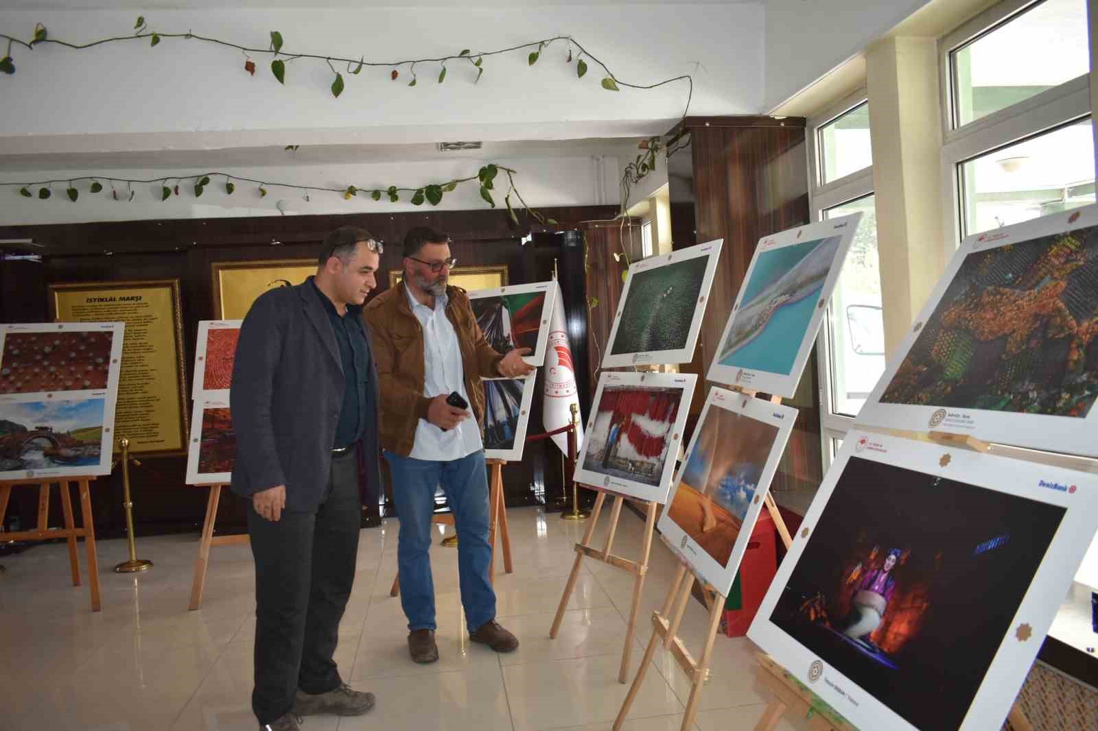 Bayburt’ta tarım, orman ve insan  temalı fotoğraf sergisi açıldı
