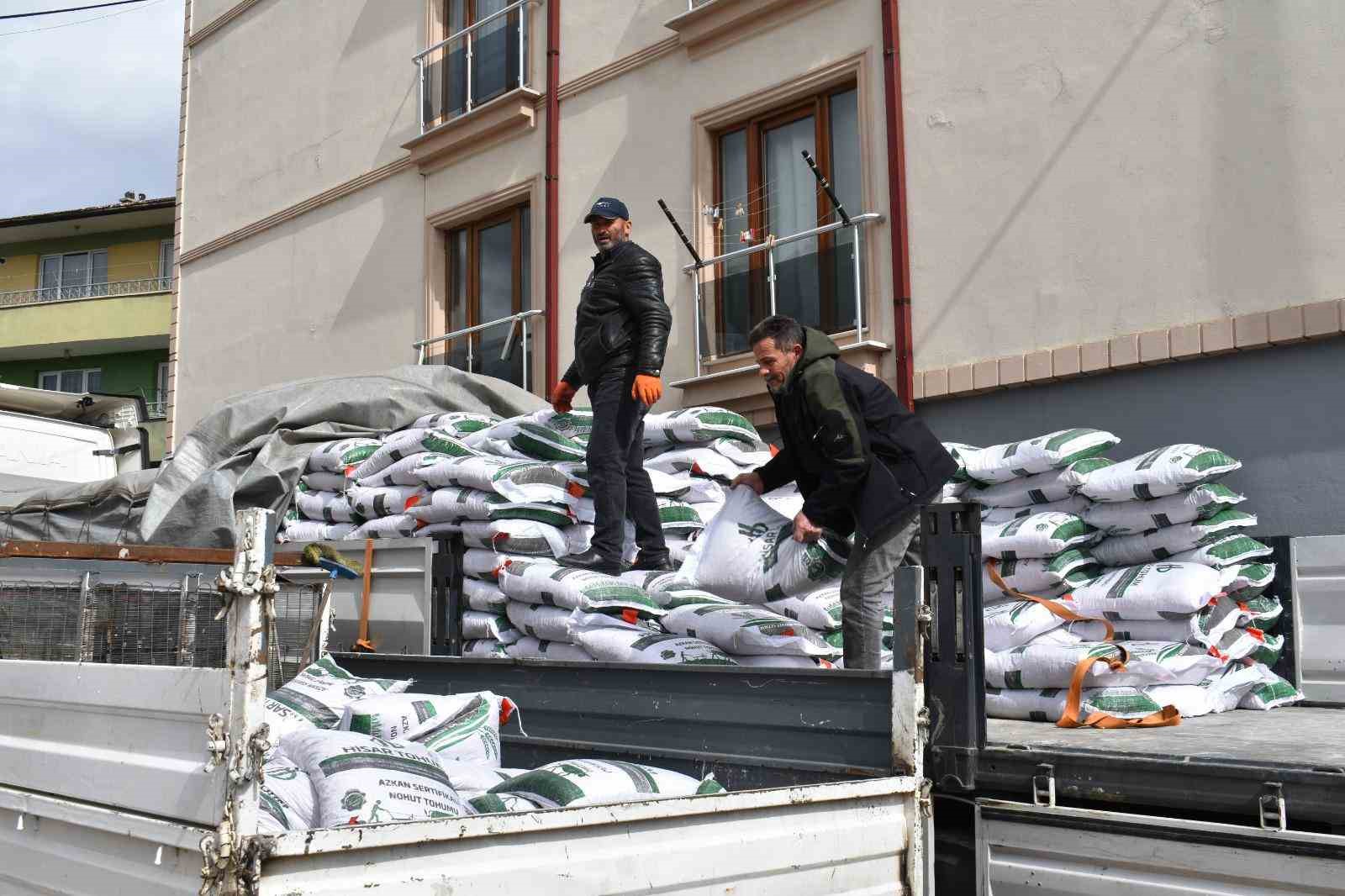 Bayburt’ta üreticilere yüzde 75 hibeli nohut tohumu dağıtıldı

