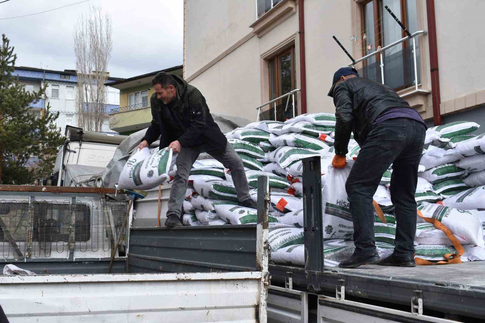 Bayburt’ta üreticilere yüzde 75 hibeli nohut tohumu dağıtıldı
