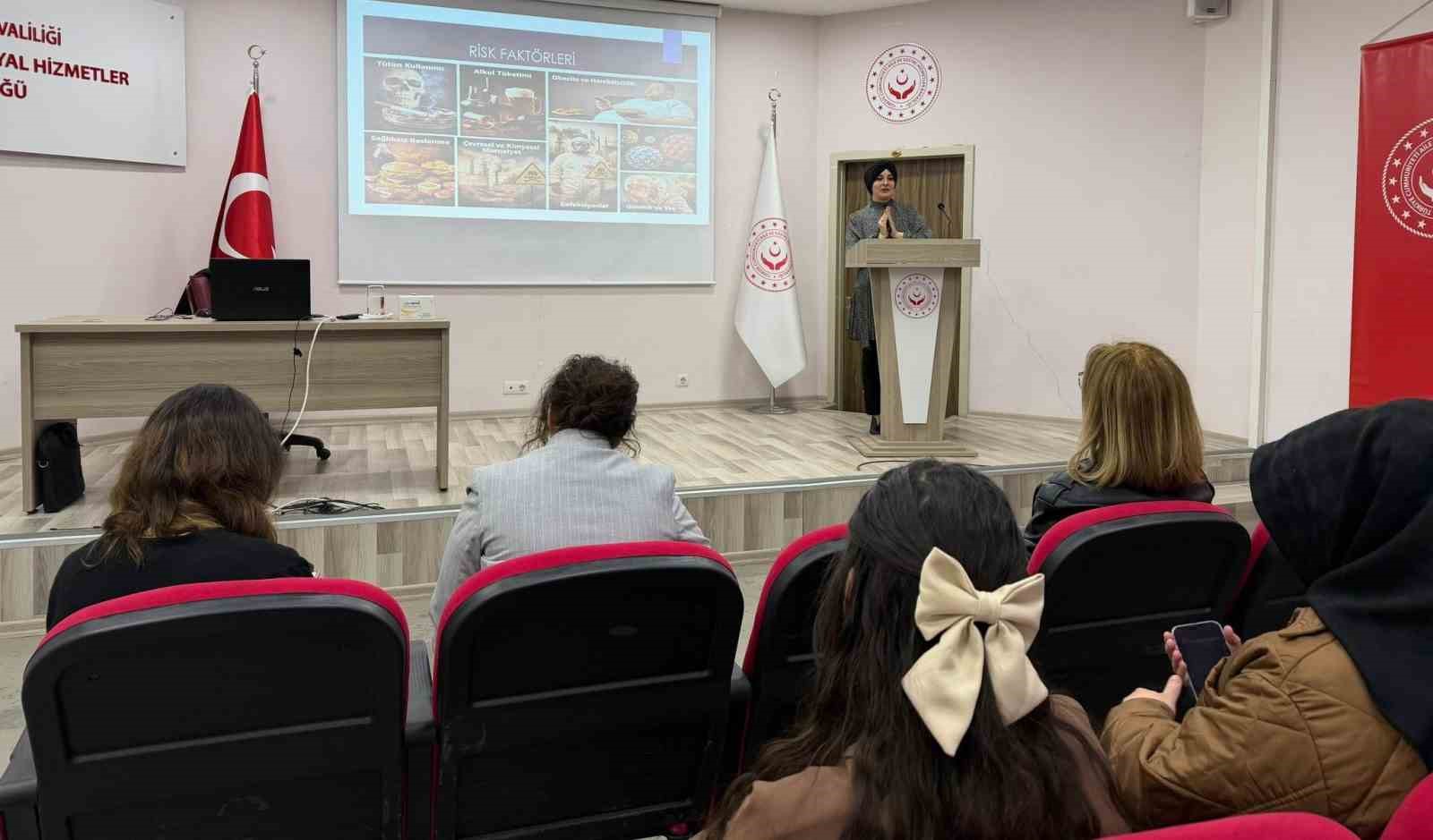 Bayburt’ta vatandaşlara kanser tarama programları anlatıldı
