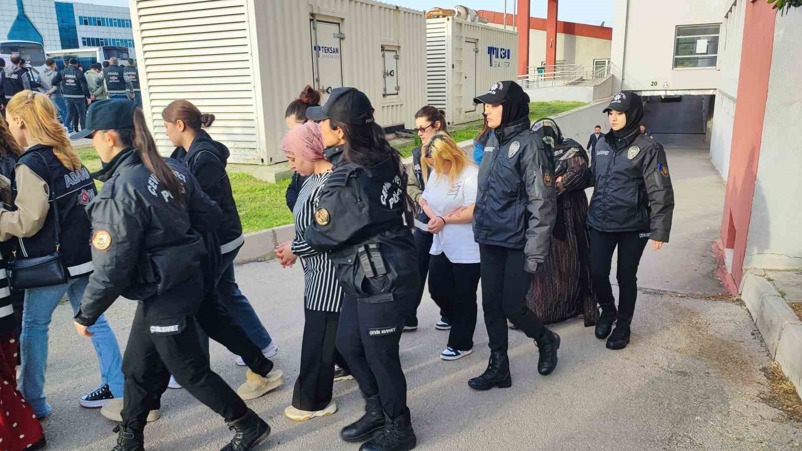 Bayğaralar suç örgütüne yönelik operasyonda gözaltına alınan 287 şüpheli adliyeye sevk edildi
