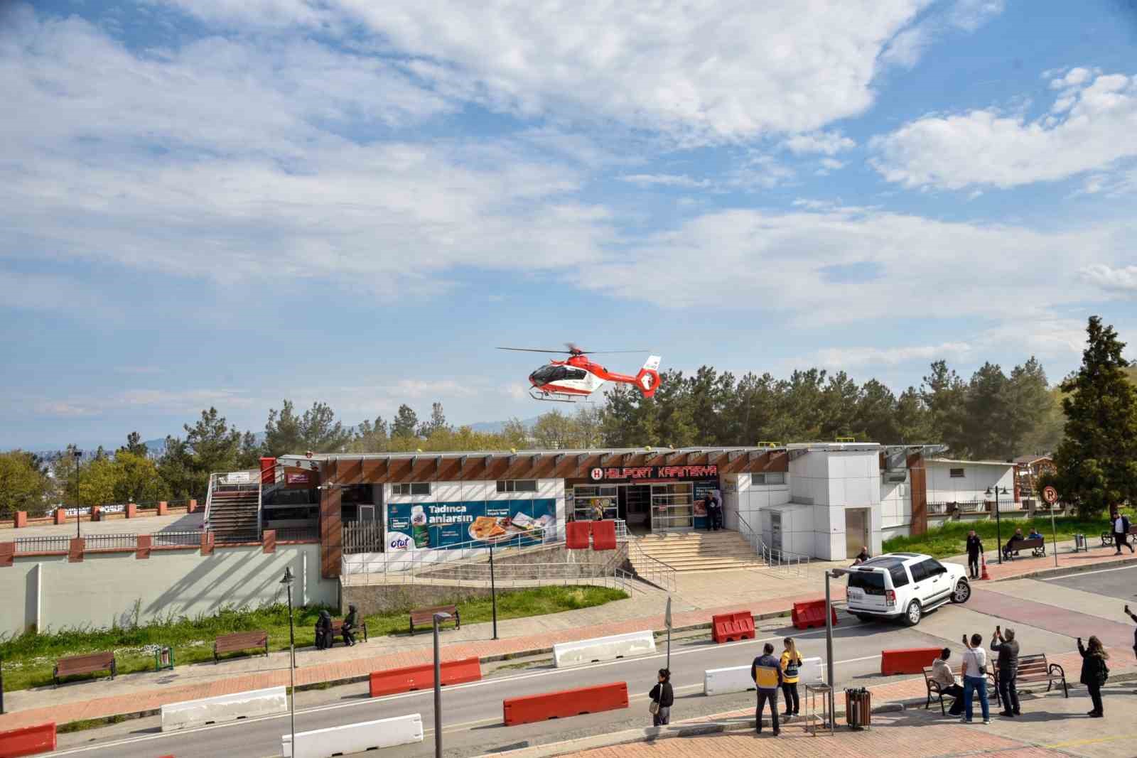 Baygın haldeki genç kızın yardımına ambulans helikopter yetişti
