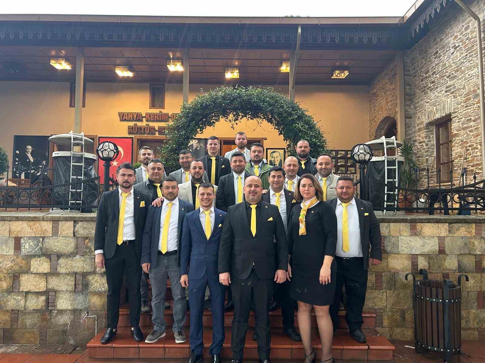 Bayındır Esnaf ve Sanatkârlar Odası’nda Enis Macit güven tazeledi
