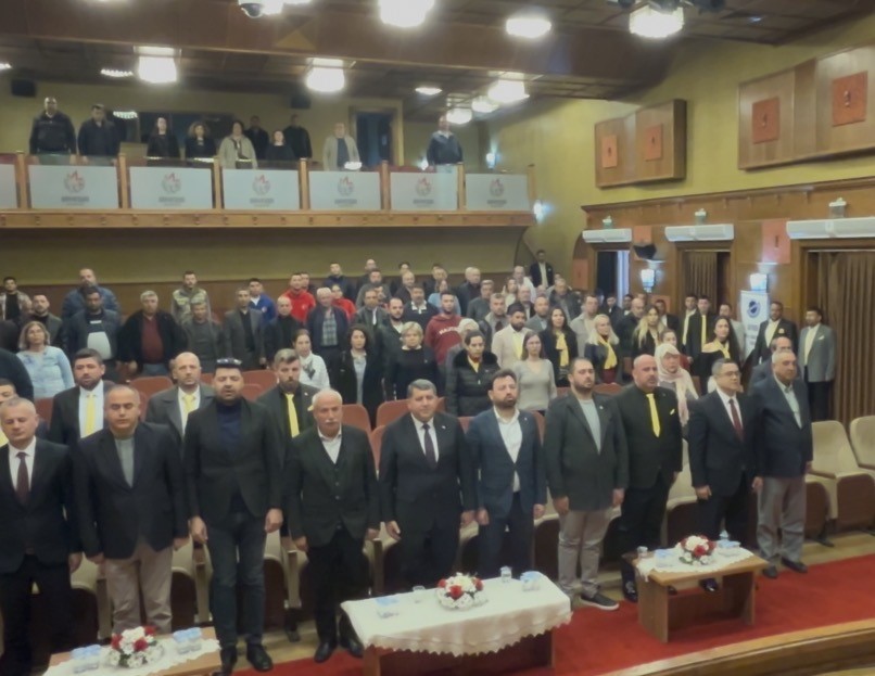 Bayındır Esnaf ve Sanatkârlar Odası’nda Enis Macit güven tazeledi
