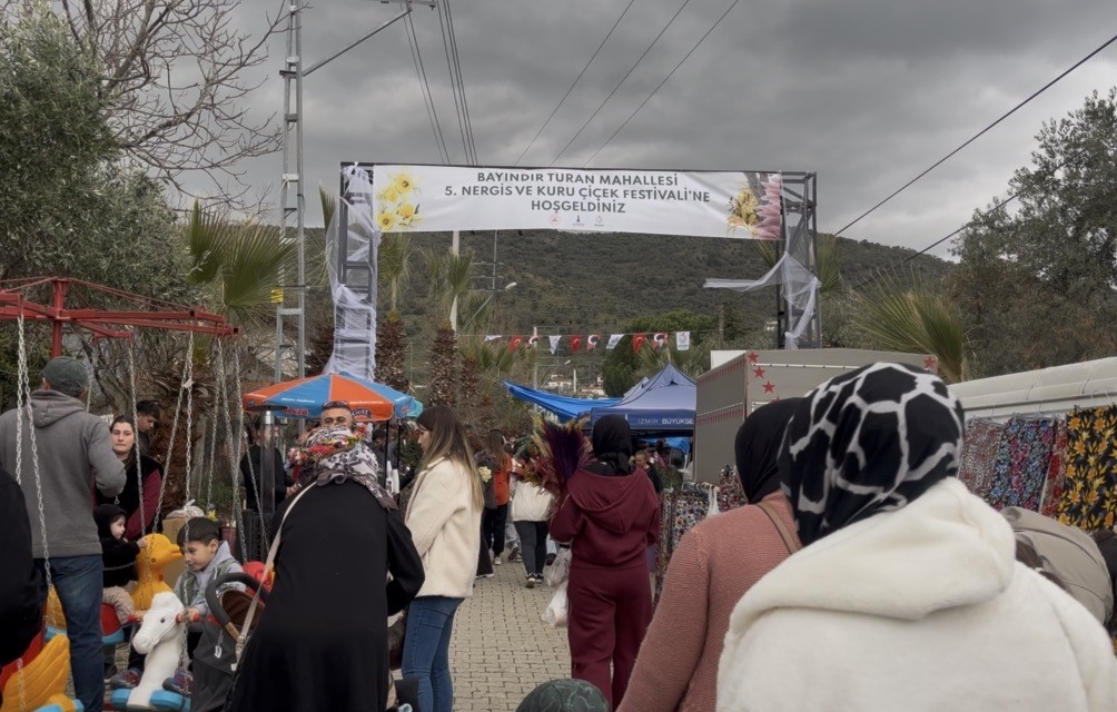 Bayındır Nergis Festivali ziyaretçi akınına uğradı
