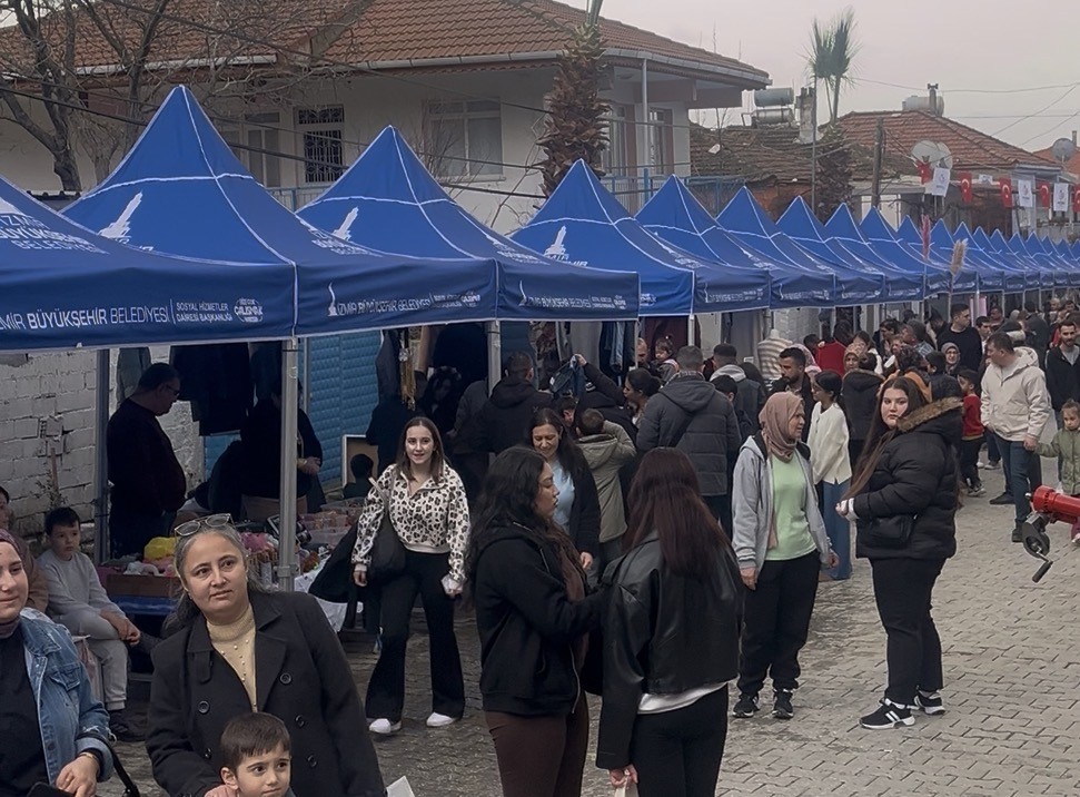 Bayındır Nergis Festivali ziyaretçi akınına uğradı
