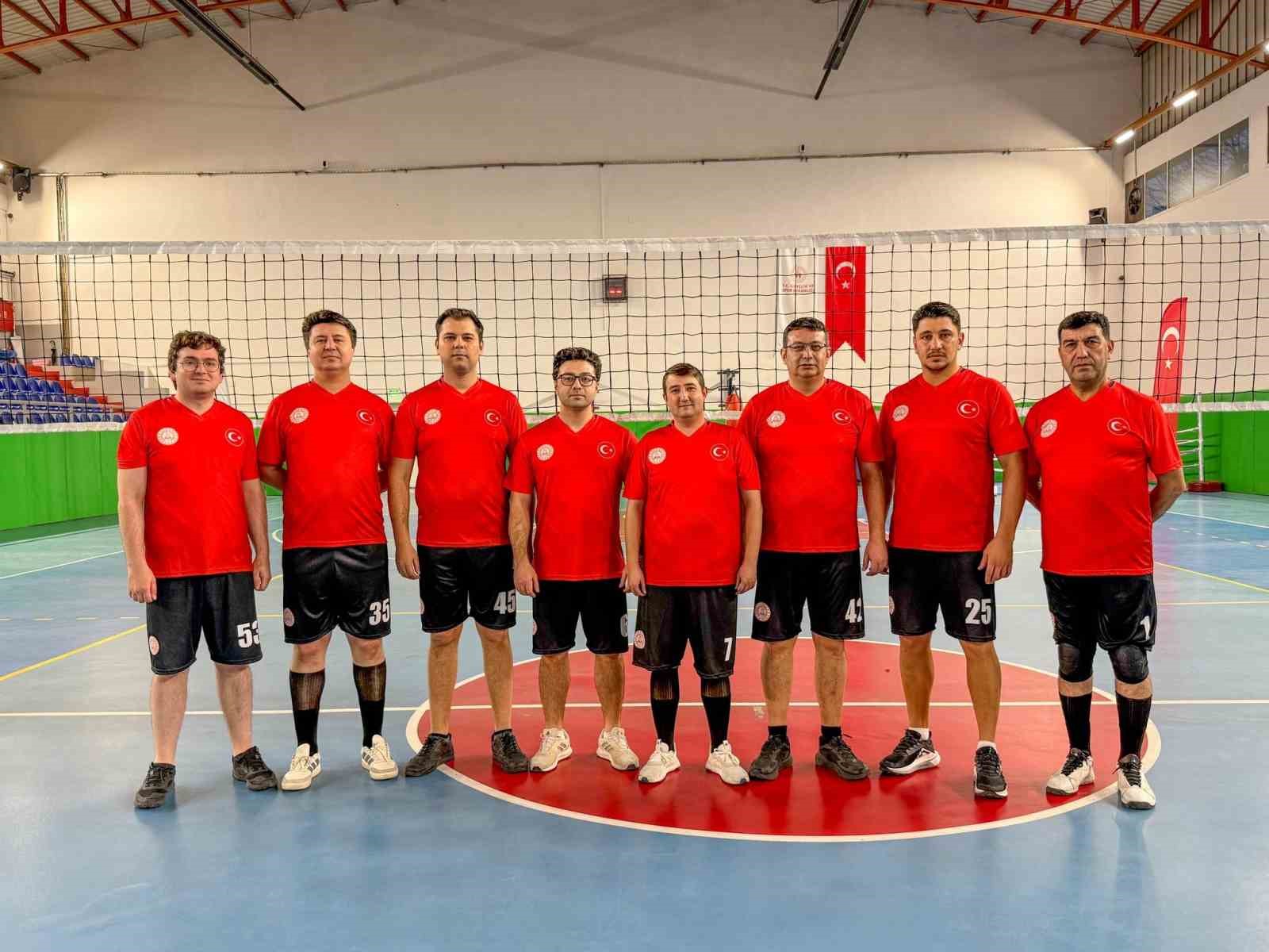 Bayındır’da Kurumlar Arası Voleybol Şenliği başladı
