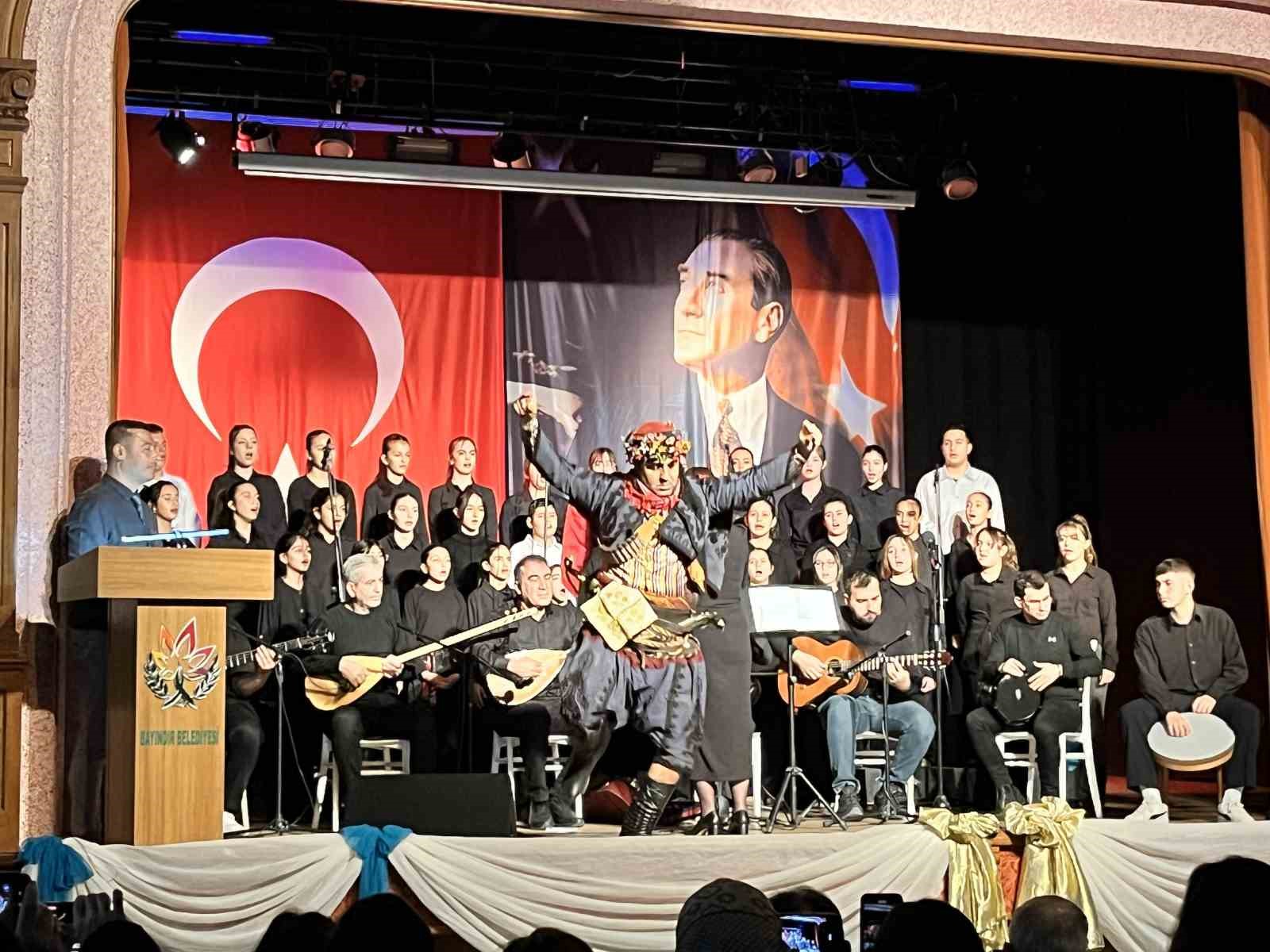 Bayındır’da öğrencilerden türkü şöleni
