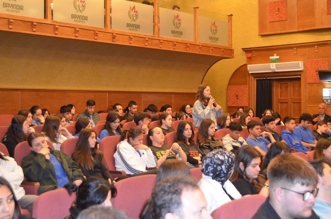 Bayındır’da öğrencilere yönelik kariyer günleri başladı
