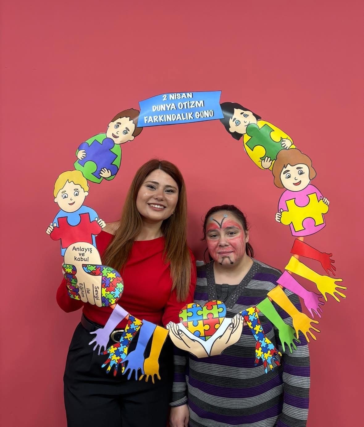 Bayındır’da Otizm Farkındalık Günü’nde renkli bowling şenliği
