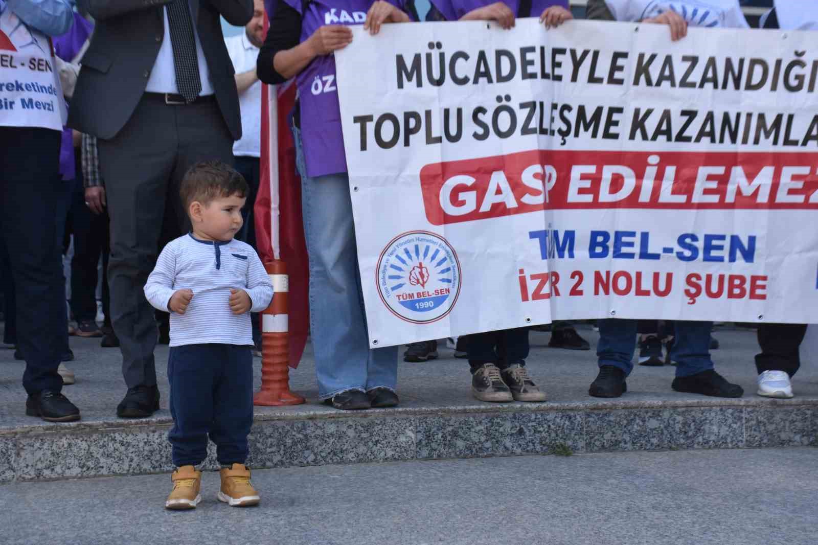 Bayraklı Belediyesi’nde memurların hak arayışı sürüyor
