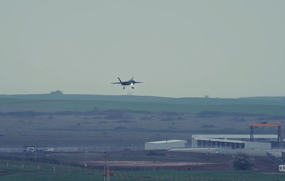 Bayraktar KIZILELMA eğitim uçuşunu başarıyla tamamladı
