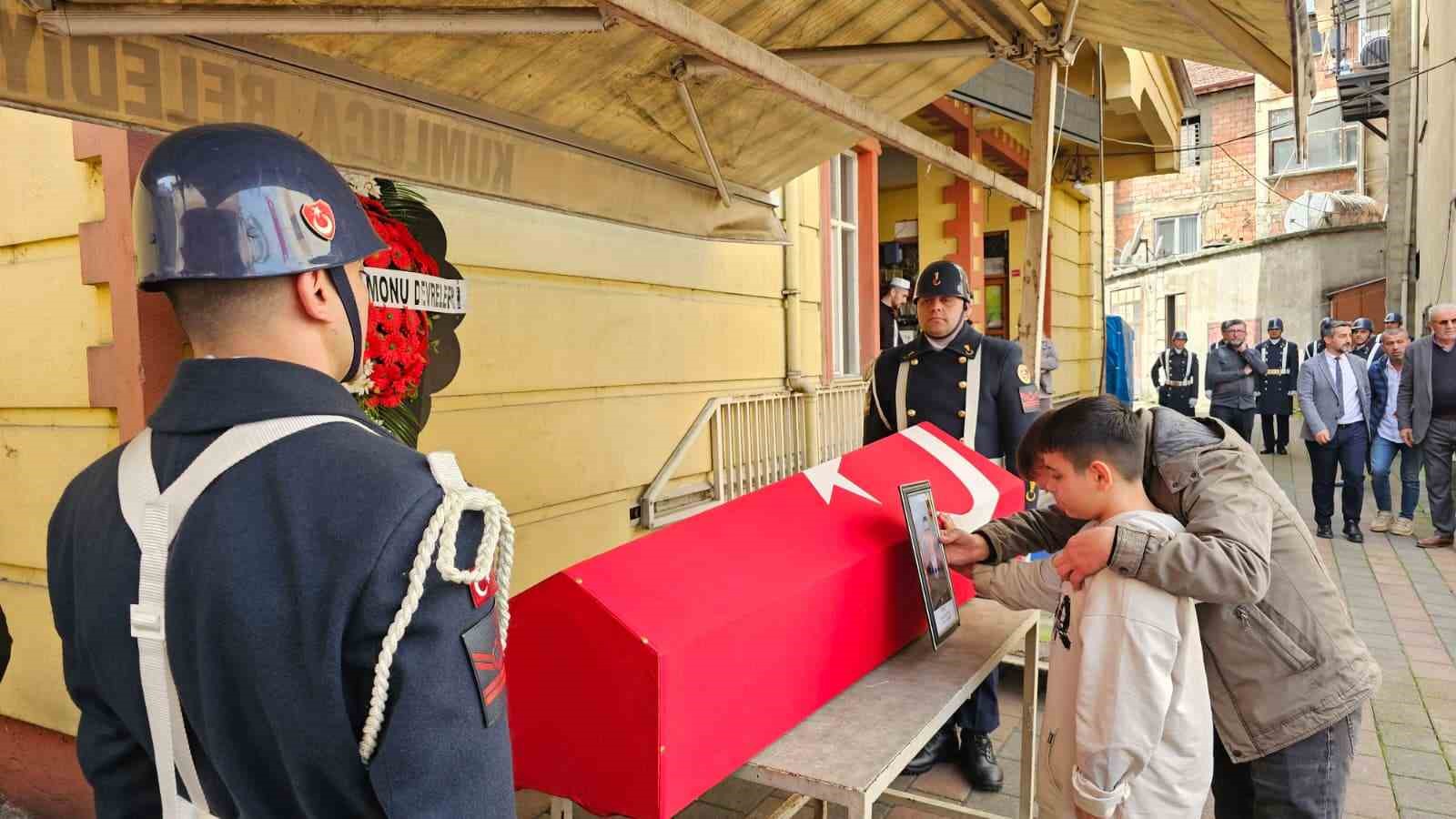 Bayram dönüşü motosikleti ile kaza yapan Uzman Çavuş dualarla son yolculuğuna uğurlandı
