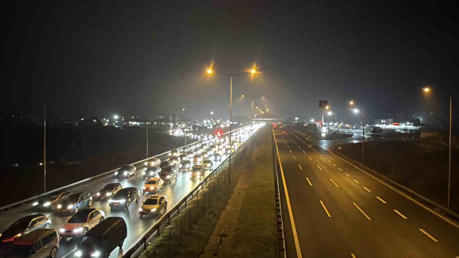 Bayram göçü sürüyor: Düzce’de trafik durma noktasına geldi
