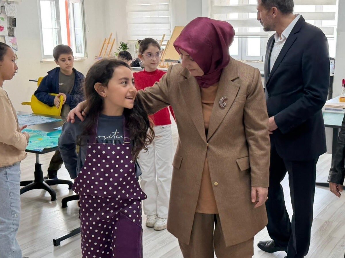 Bayram hediyeleri il müdüründen
