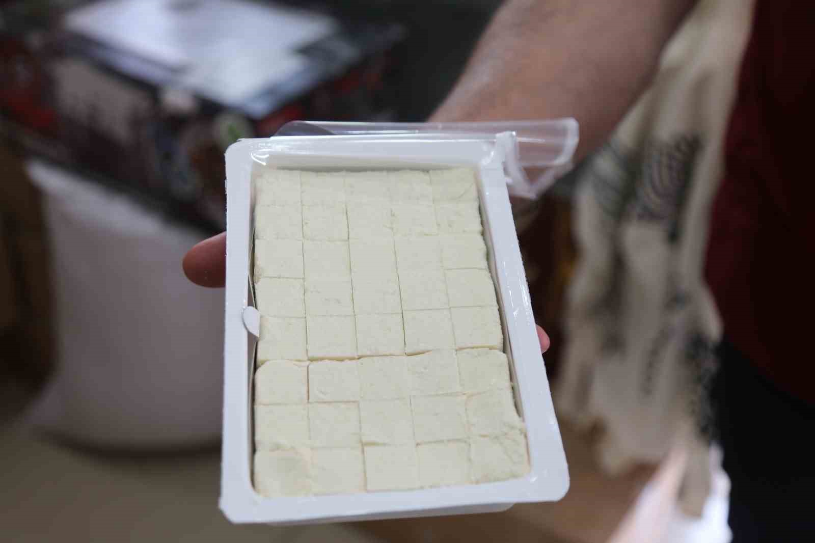 Bayram öncesi imalathanelerde saray helvası mesaisi
