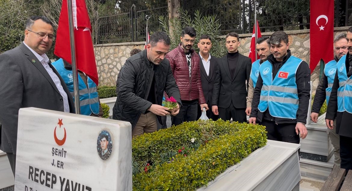 Bayram öncesinde şehitler unutulmadı
