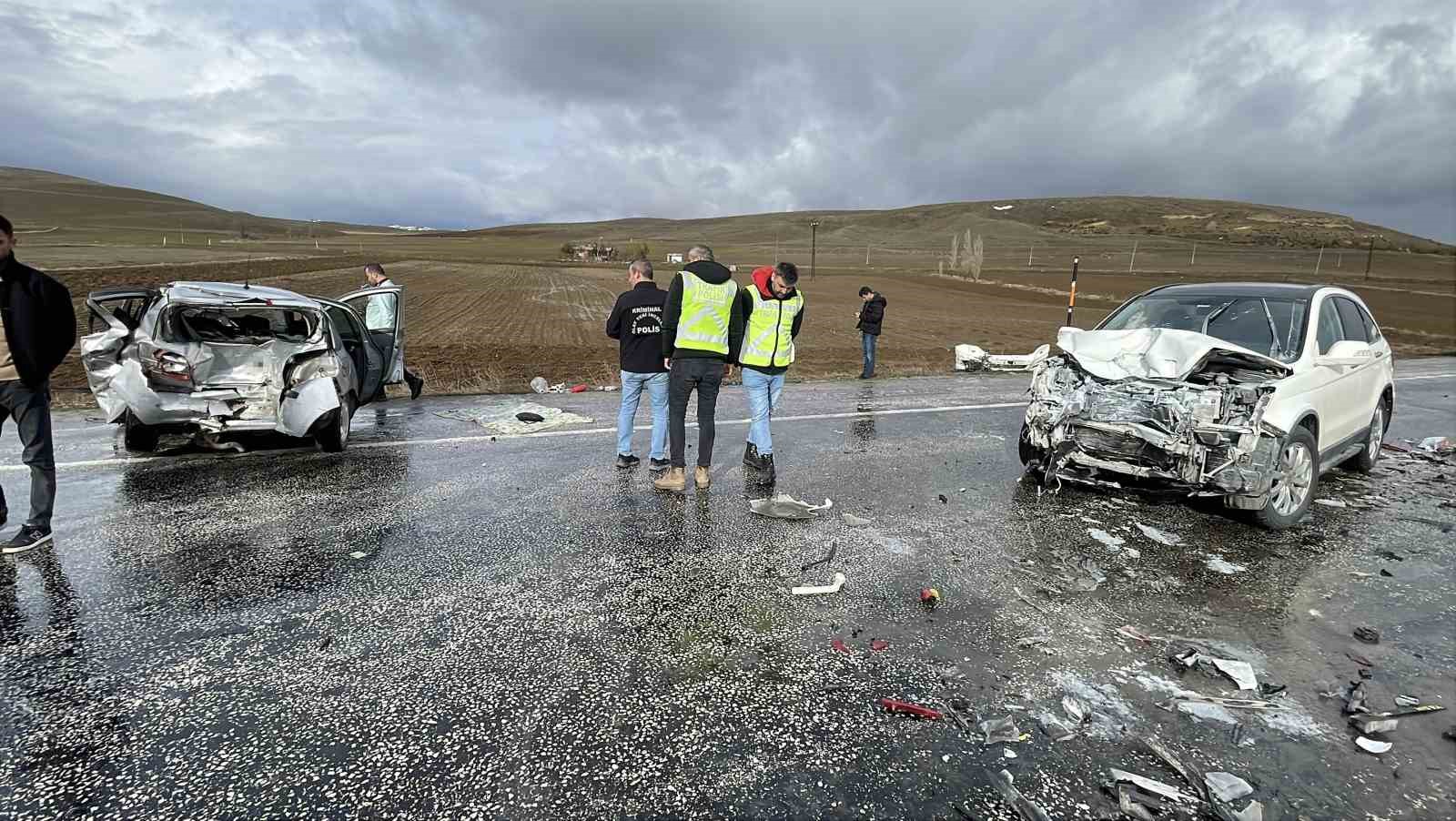 Bayram tatili dönüşü trafik kazası: 1 ölü, 5 yaralı
