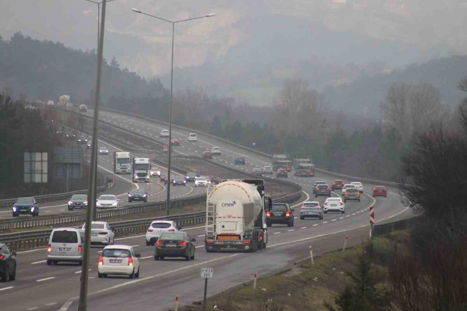 Bayram trafiği Bolu geçişinde artmaya başladı
