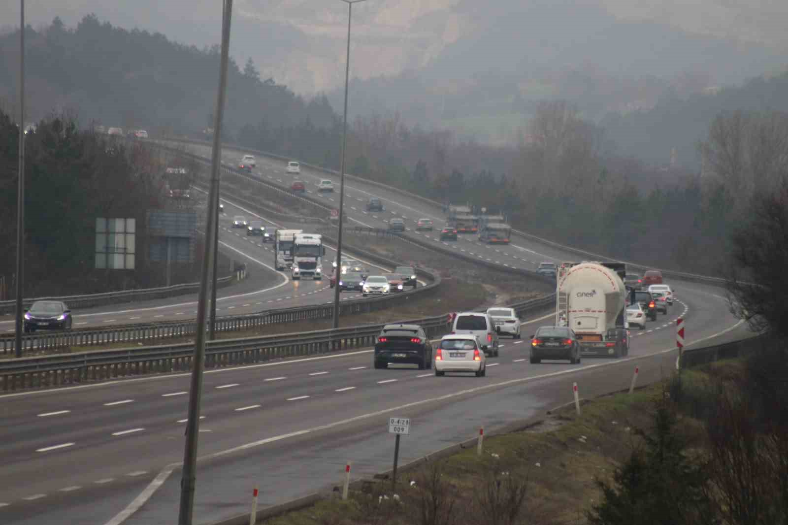 Bayram trafiği Bolu geçişinde artmaya başladı
