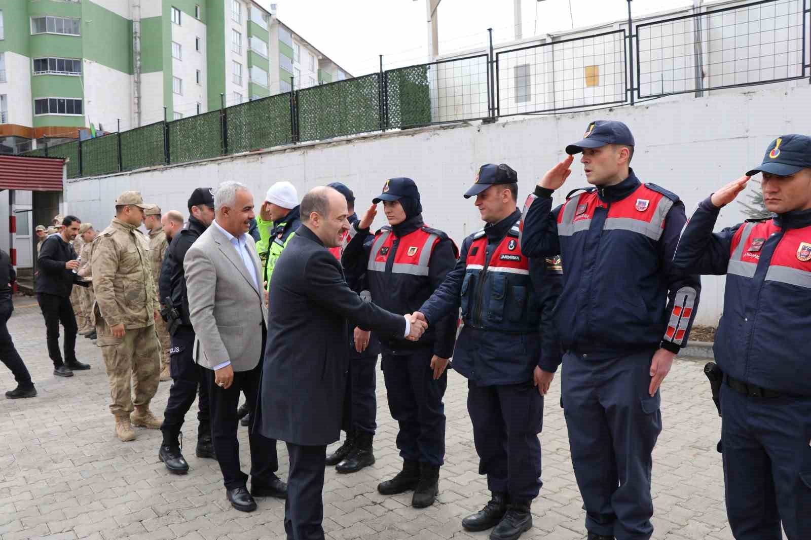 Bayramda hastalar unutulmadı
