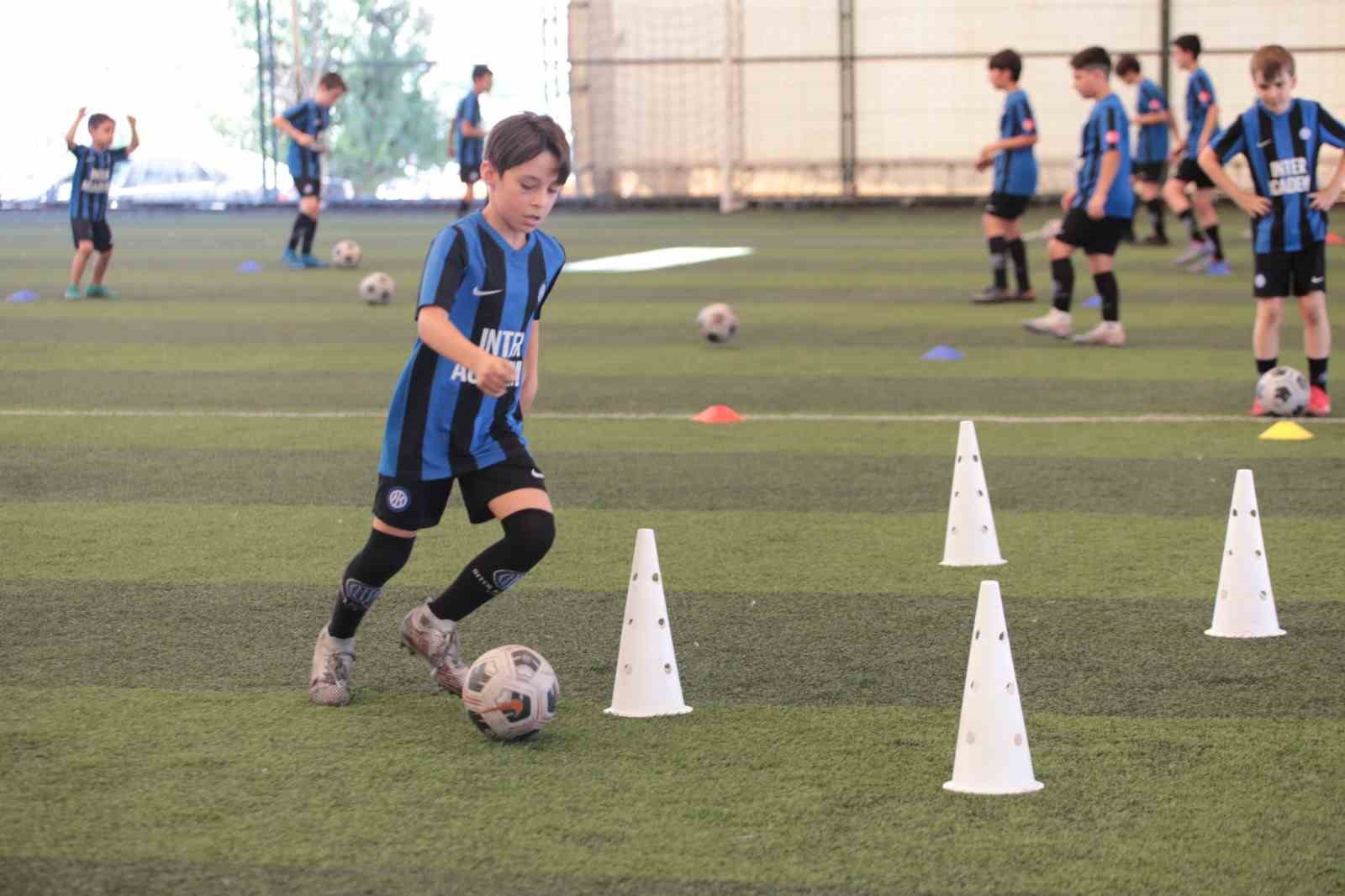 Bayram’ın en büyük hayali Fenerbahçe’nin şampiyonluğu ve futbolcu olmaktı
