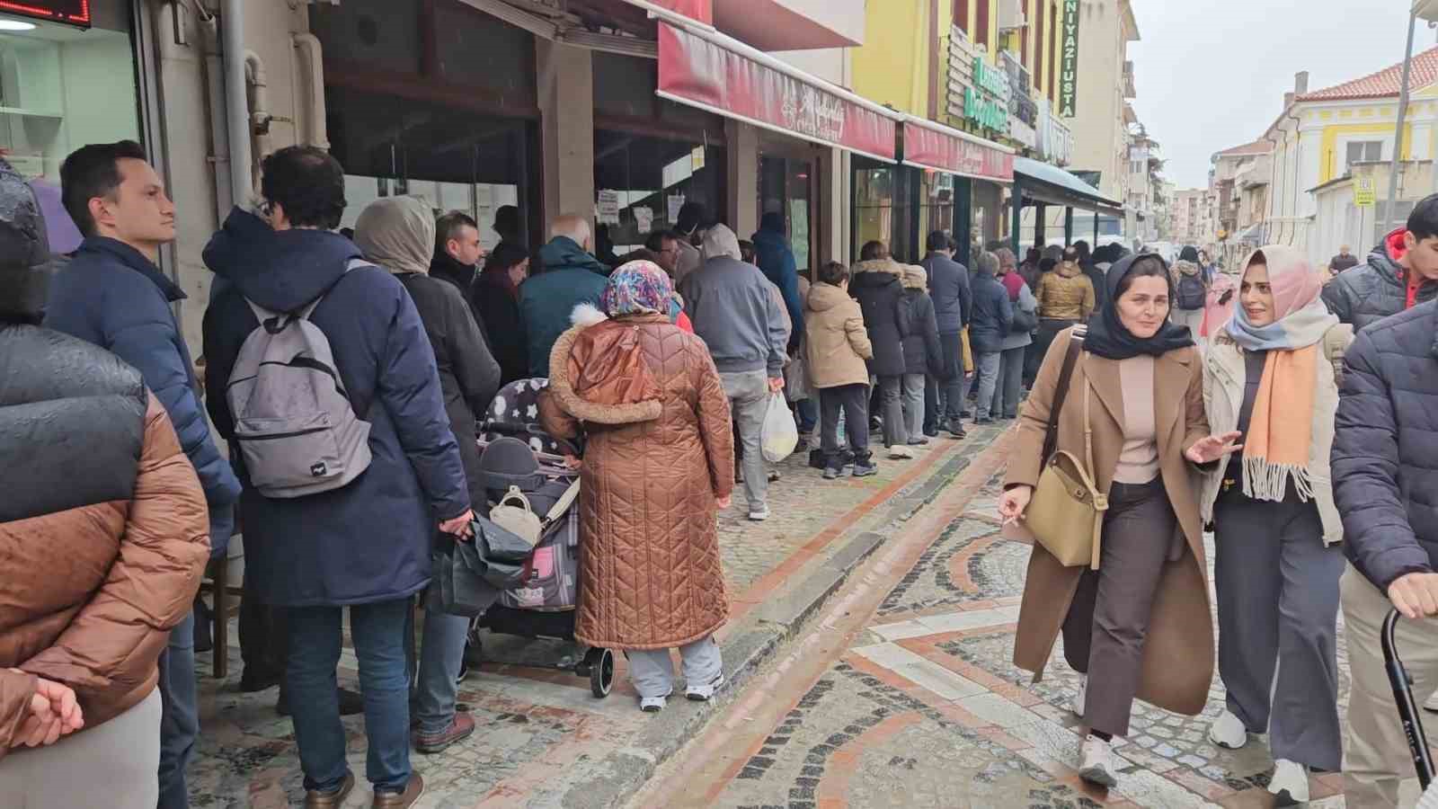 Bayramın ikinci günü vatandaşlar Edirne’ye akın etti
