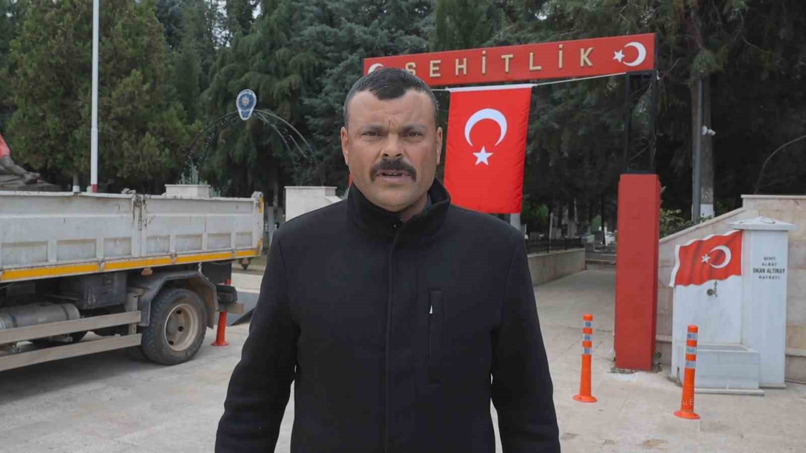 Bayramın ilk günü mrzarlıklarda yoğunluk
