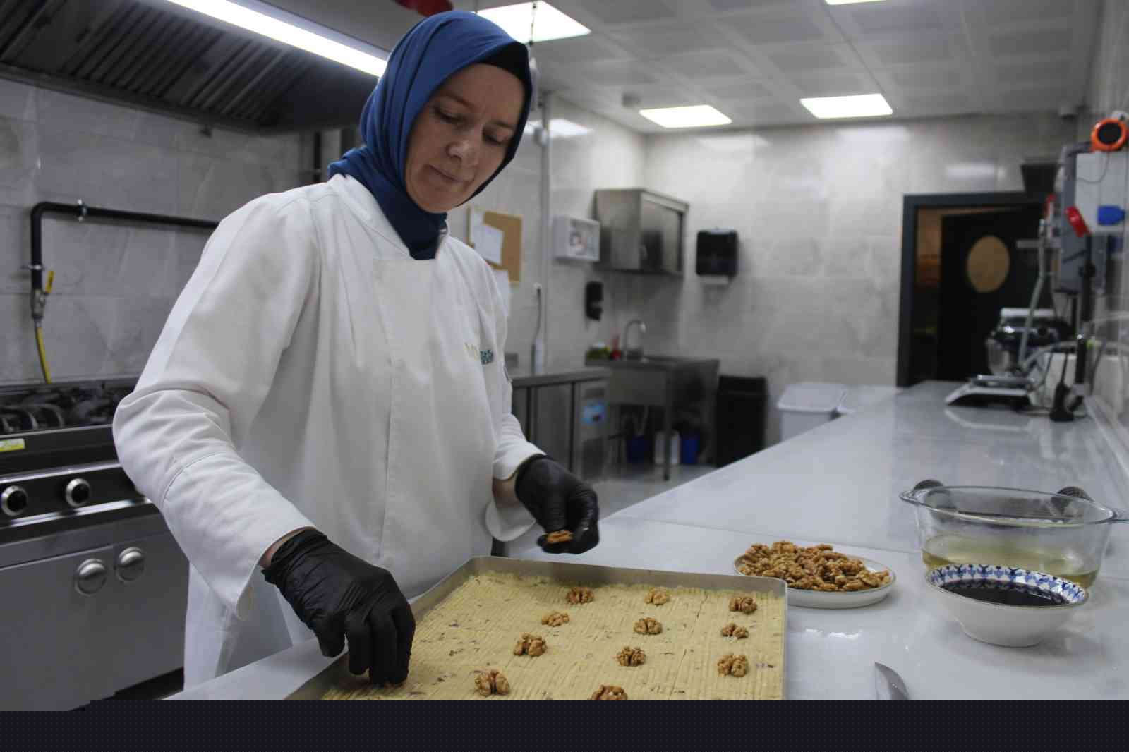 Bayramın vazgeçilmez tatlısı: ‘Kayseri Nevzinesi’

