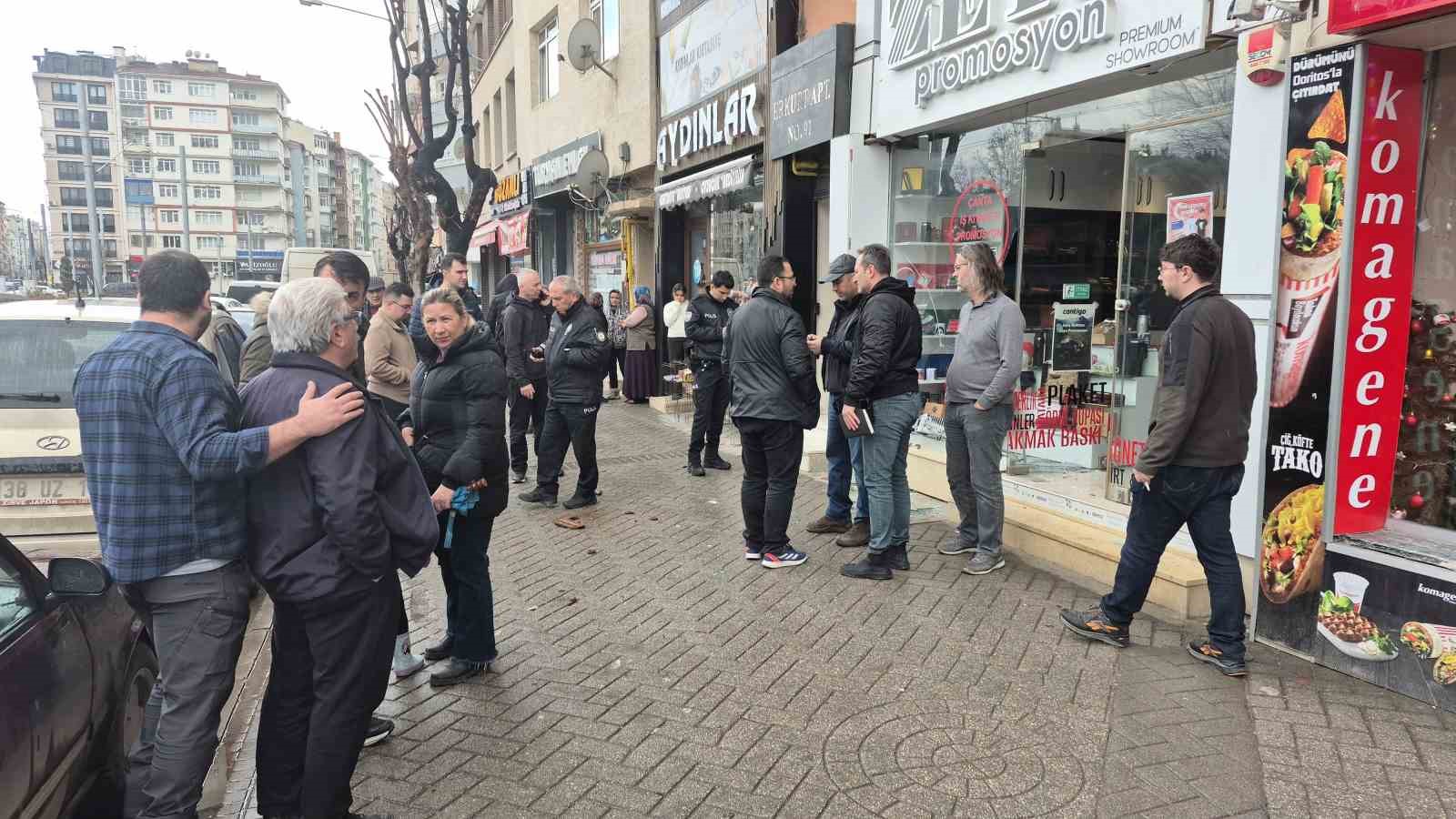 Baz istasyonuna bakım yaparken çatıdan düşen işçi ağır yaralandı
