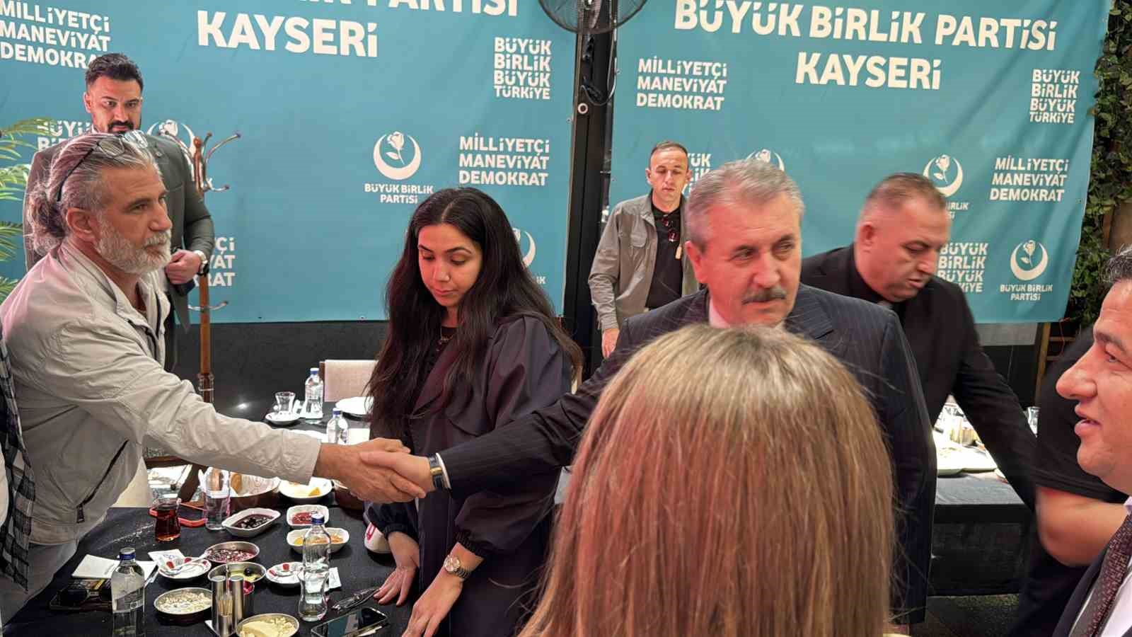 BBP Genel Başkanı Destici: "Cumhurbaşkanımızın erken seçimle tekrar aday olması sağlanmalıdır"
