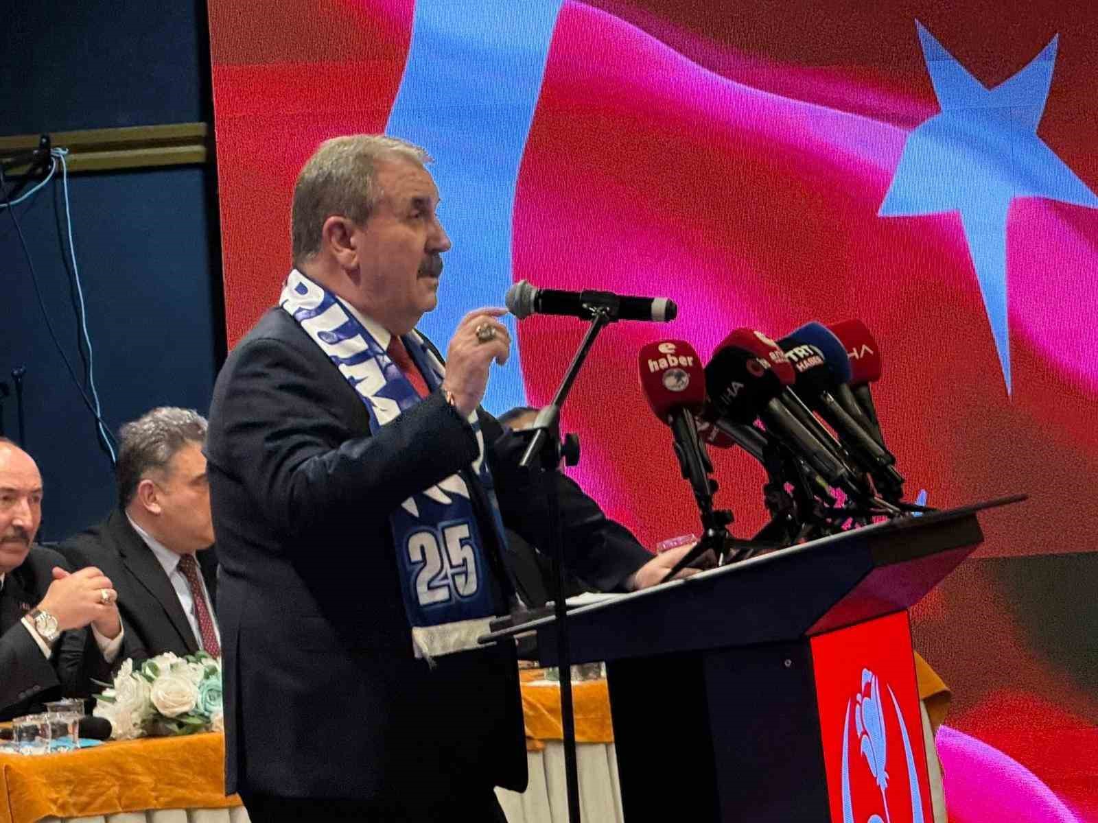 BBP Genel Başkanı Destici, Erzurum kongresinde konuştu:
