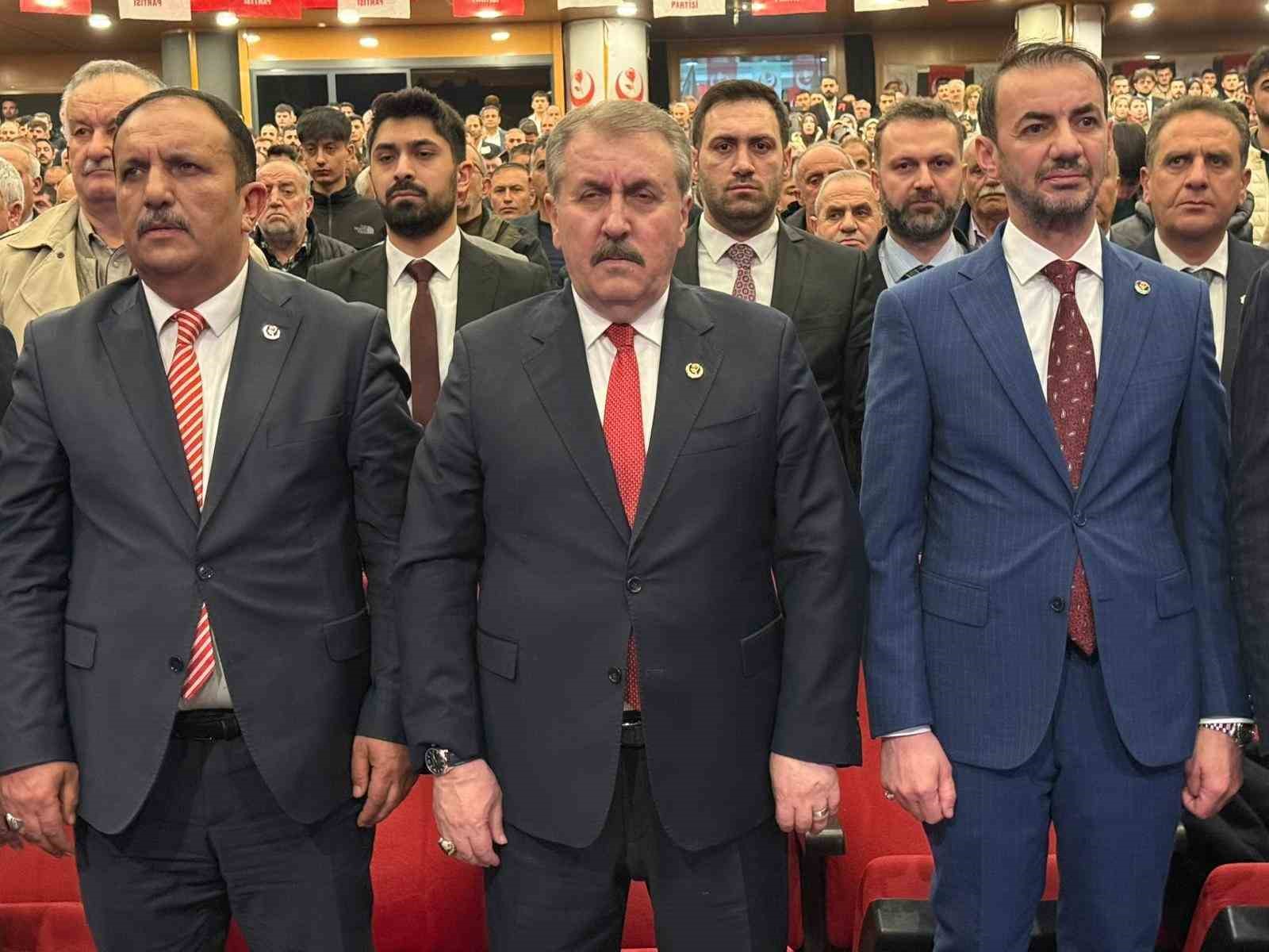 BBP Genel Başkanı Destici, Erzurum kongresinde konuştu:
