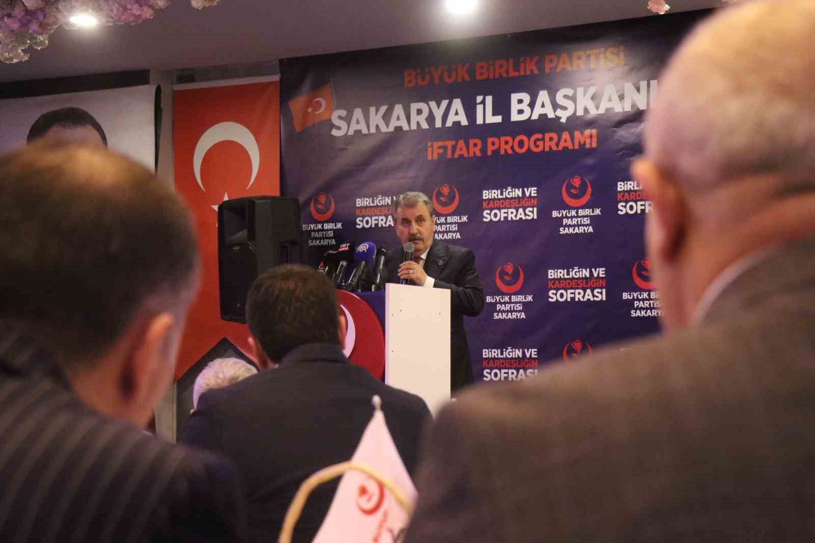 BBP Genel Başkanı Destici: "İşledikleri açık bir savaş suçudur ve mutlaka Trump da Netanyahu da yargılanmalıdır"
