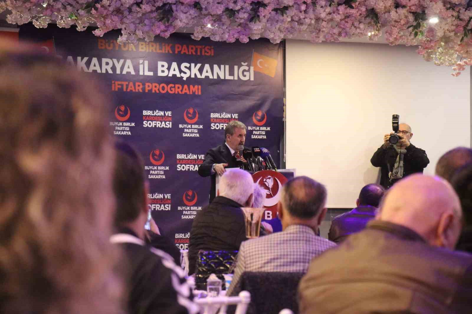 BBP Genel Başkanı Destici: "İşledikleri açık bir savaş suçudur ve mutlaka Trump da Netanyahu da yargılanmalıdır"
