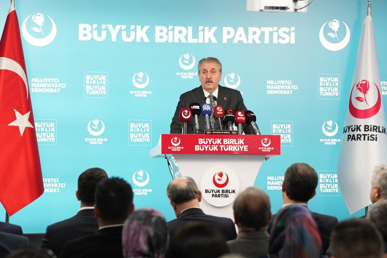 BBP Genel Başkanı Destici: "PKK’nın siyasi uzantıları, Türk siyasetini enfekte etmeye ve açık provokasyonlarına devam etmektedir"
